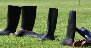 Should-Rain-Boots-Be-One-Size-Bigger-Advice-on-Selecting-The-Right-Size-300x200